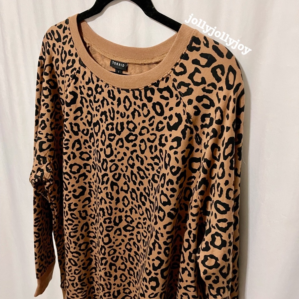 SET: Torrid Super Soft Fleece Leopard Raglan Sweatshirt/Jogger 1X - Picture 7 of 16